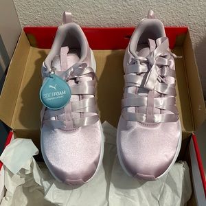 BRAND NEW Women's Size 9.5 PUMAS